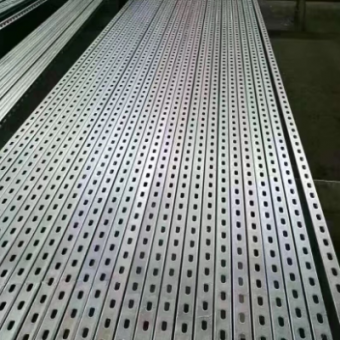 Montaje solar de acero galvanizado en caliente de zinc